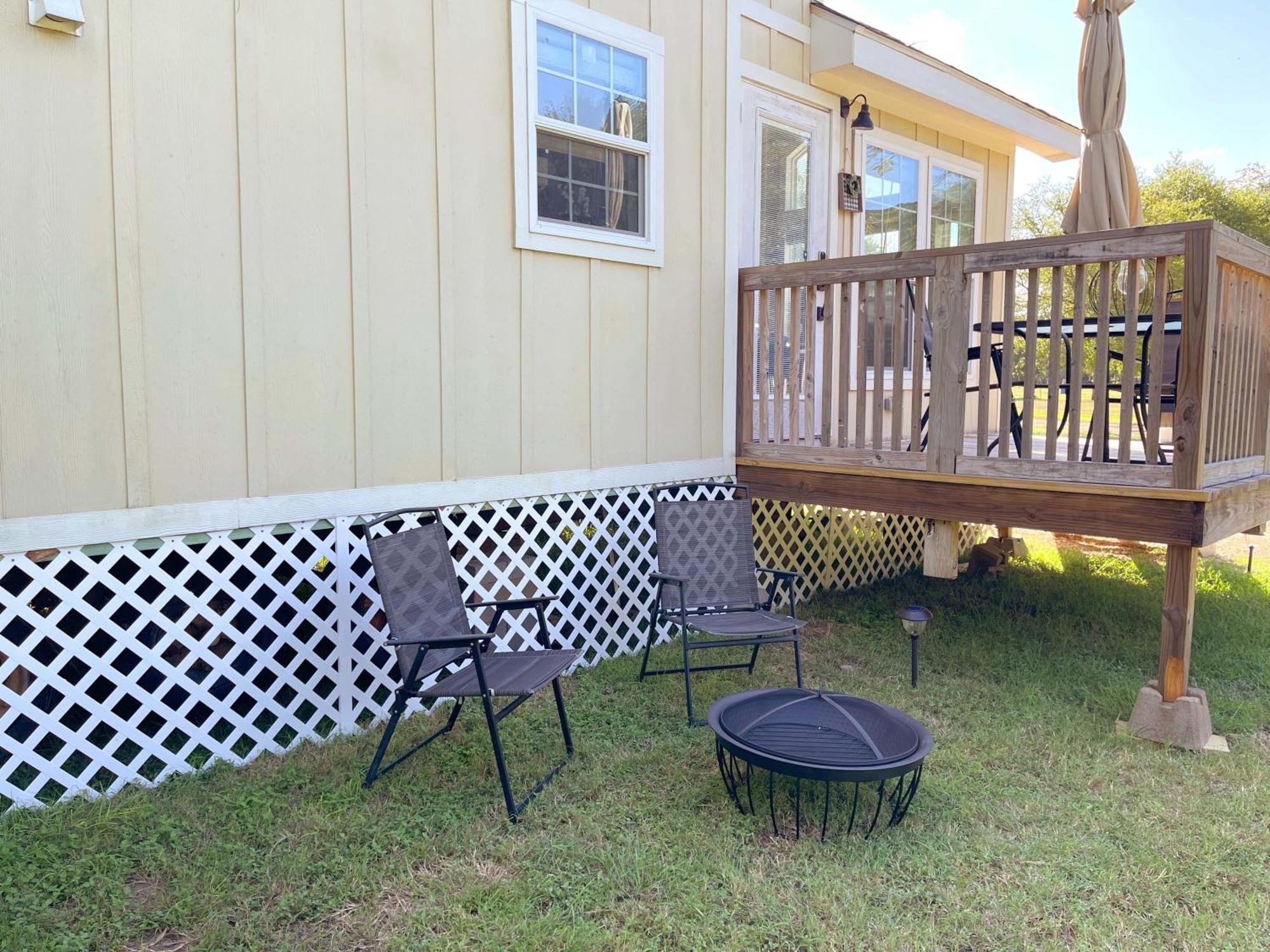 Pet Friendly Tiny House Rental With New Access To Guadalupe River Nbtx นิวบราวน์เฟลส์ ภายนอก รูปภาพ